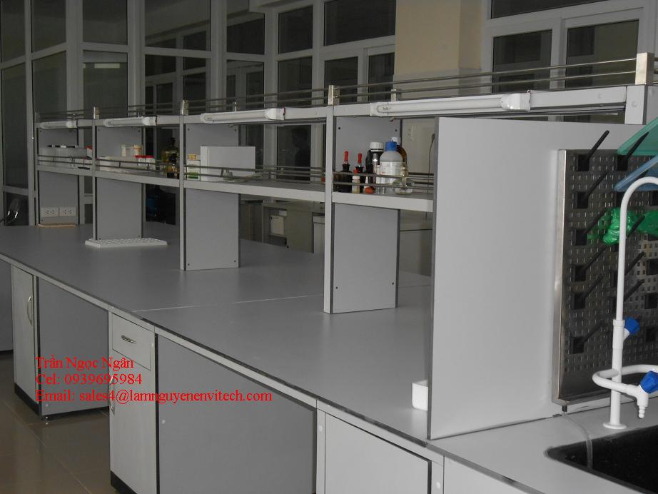 Bàn thí nghiệm trung tâm